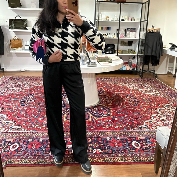 EUC Houndstooth Printed Ribbed Sweater - Picture 3 of 4